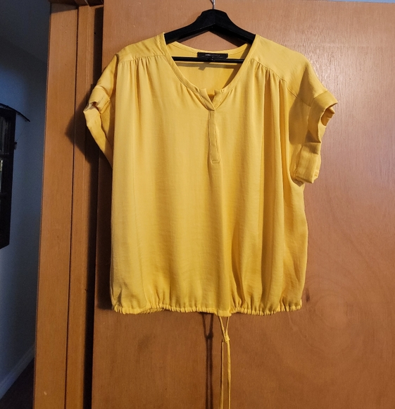 Mustard Yellow BCBG Blouse - Picture 4 of 5